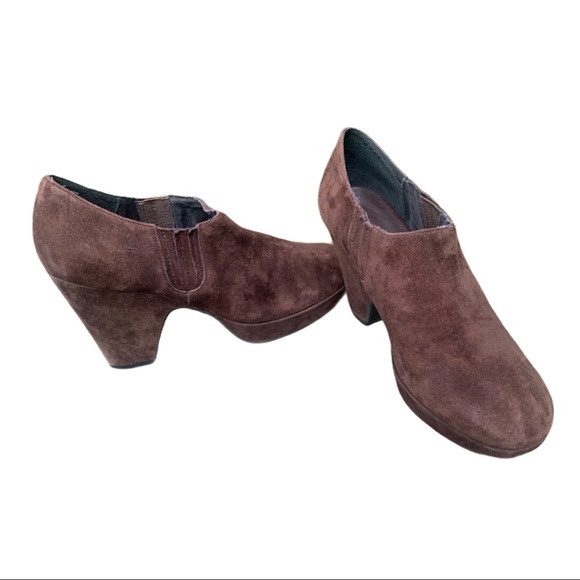 Me Too Brown Suede Wedged Ankle Booties Sz. 9 - Picture 5 of 11